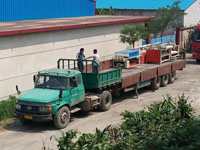 江蘇鹽城天花板廠訂購的pvc貼面板設(shè)備裝車
